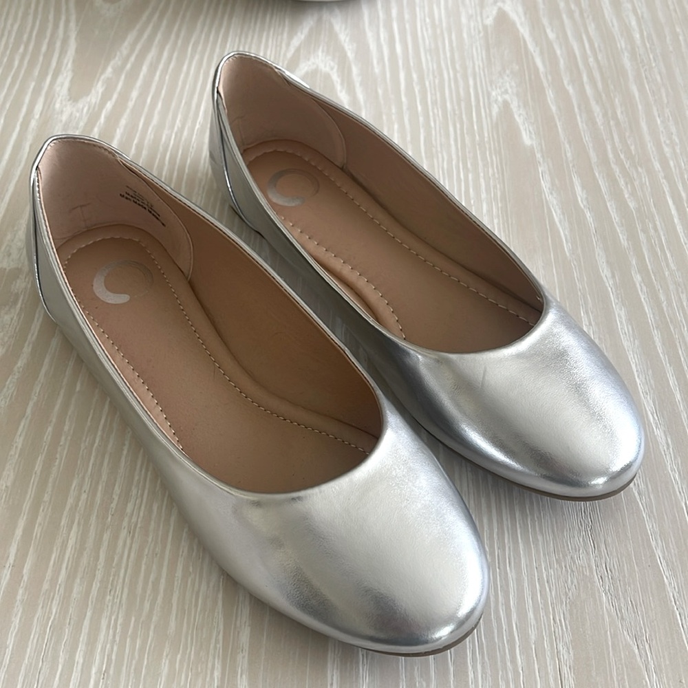 Metallic Silver Ballet Flats Size 7.5